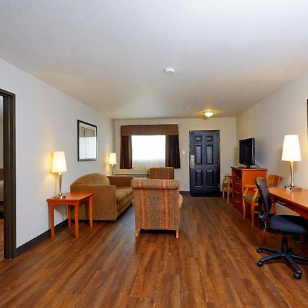 Quality Inn & Suites Saskatoon Room photo