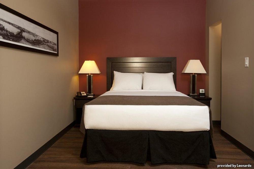 Quality Inn & Suites Saskatoon Room photo